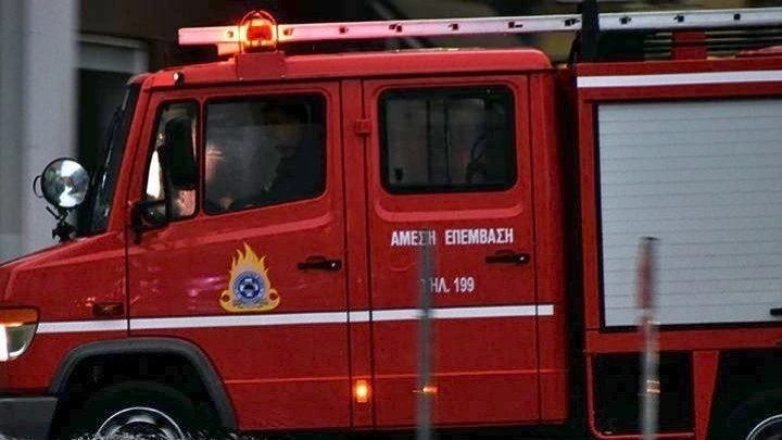 Φωτιά σε διαμέρισμα στην Πάτρα – Απεγκλωβίστηκε ένα άτομο